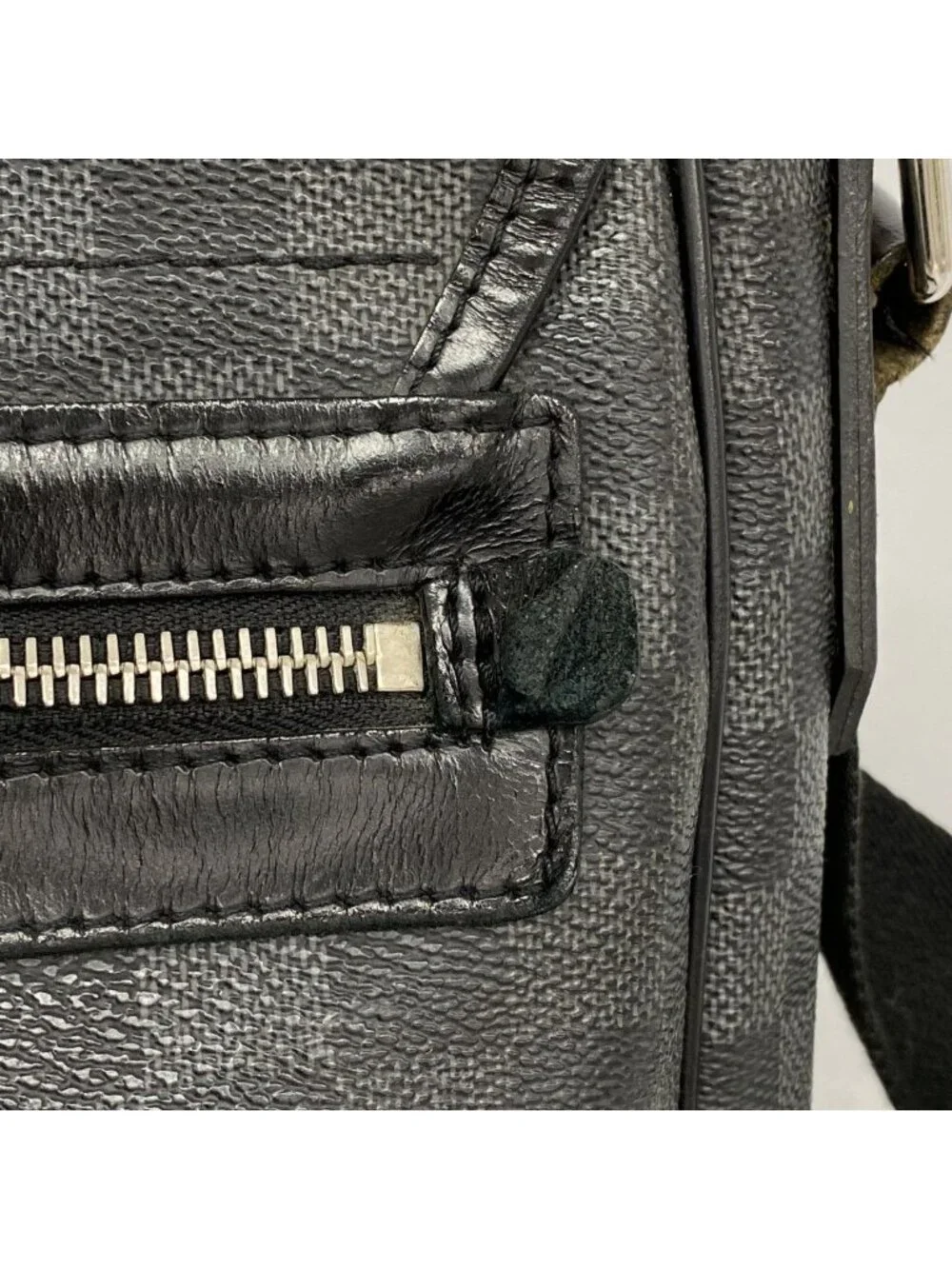 Louis Vuitton Shoulder Bag Damier Graphite Daniel MM Gray Black